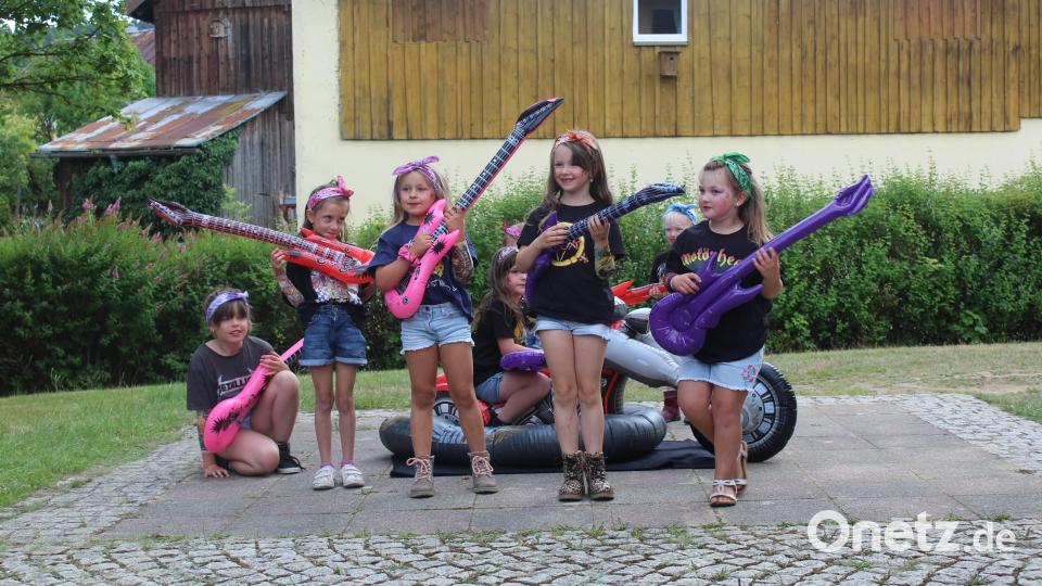 Die &quot;Minis&quot; der Faschingsgesellschaft Helenesia zeigten ihr Können. Bild: gis