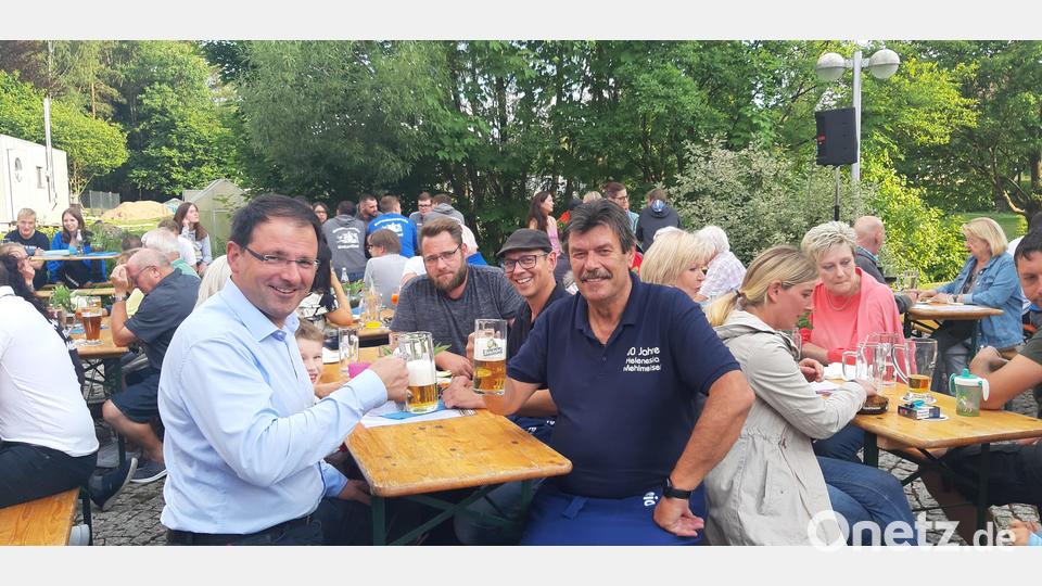 Gäste mit MdL Martin Schöffel (links) und FG-Präsident Günther Daubner (rechts). Bild: gis