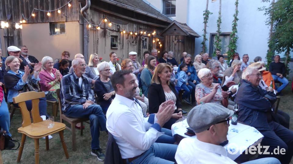 Im Taubnschusterhof genossen Freunde Oberpfälzer Sprachkultur einen traumhaften Abend. Bild: rn
