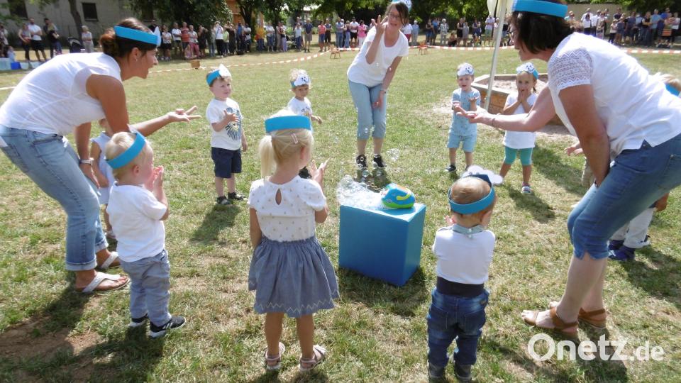 Element Luft: Aufführung des Seifenblasentanzes. Bild: no