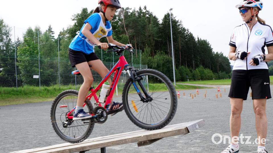 Geschicklichkeit auf zwei Rädern ist wieder beim Fahrradparcours der Radsportabteilung des SVI gefragt. Bild: bkr