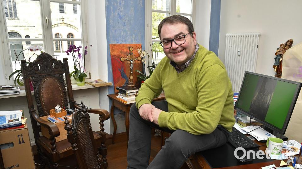 "Das Lied singen wir jeden Tag am Ende des Gottesdienstes gemeinsam. Bis zum Ende der Festwoche können Sie es auswendig!" (Pfarrer Herbert Mader über "Unterwegs in eine neue Welt") Archivbild: Petra Hartl