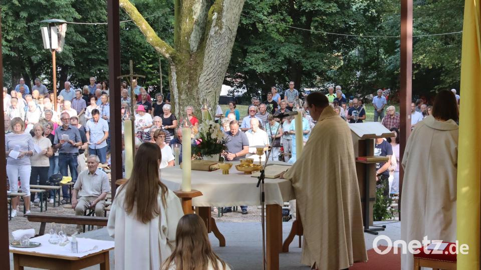 Der Eröffnungsgottesdienst auf dem Annaberg war gut besucht. Bild: mfh