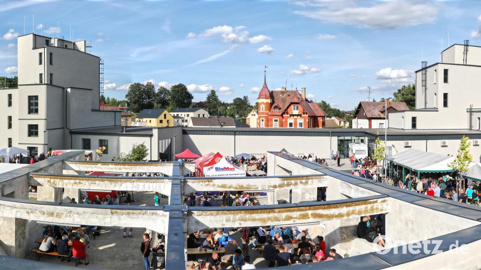 Hinter der zum Museum umgebauten Tosko-Fabrik wurde das Sommerfest gefeiert. Bild: njn
