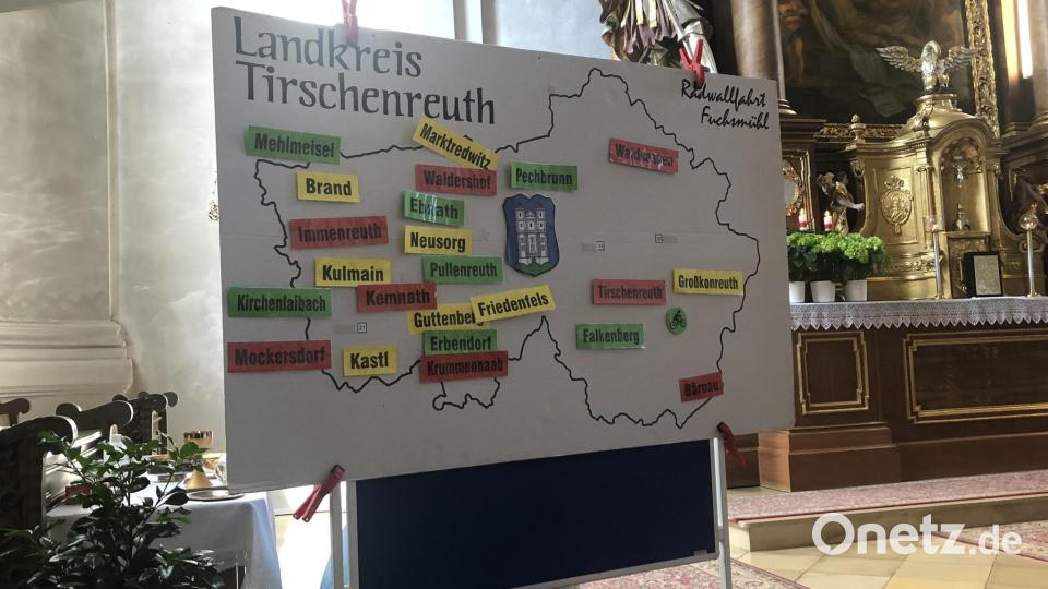 Auf einer Landkreiskarte - per Schild - durften sich die teilnehmenden Gruppen vorstellen. Bild: wro