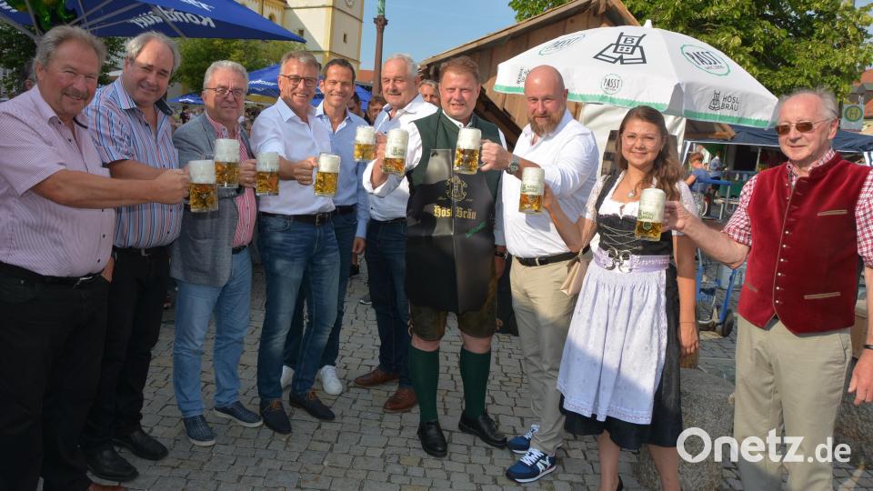 Nicht verpassen wollten das Bürgerfest natürlich zahlreiche Lokalpolitiker. Bild: jr