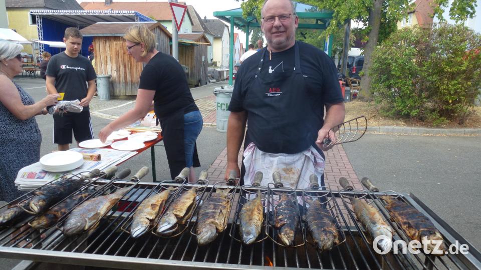 Heiß ist es nicht nur dem Griller, heiß begehrt sind auch Forellen und Makrelen. Bild: bk