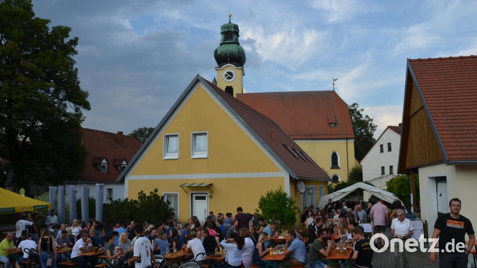 Rund um das Pfarrheim in Waldau tobte am Wochenende das Leben beim SV-Dorffest. Bild: dob