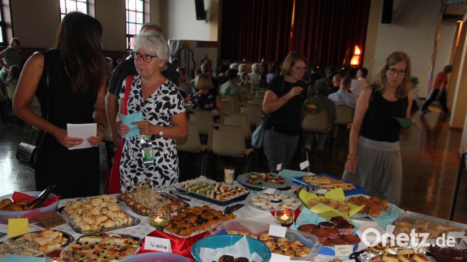 Mehr als 30 verschiedene Sorten orientalischen Fingerfoods machten Lust auf Hunger. Bild: kro