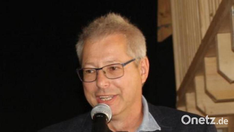 „Ihr habt euch mit dem, was nun vollendet werdet konnte, mit Herz und Verstand für eure Heimat eingesetzt und für die nachfolgenden Generationen zukunftsweisende Arbeit geleistet.“  (Steffen Schneider, Amt für ländlichen Entwicklung) Bild: frd
