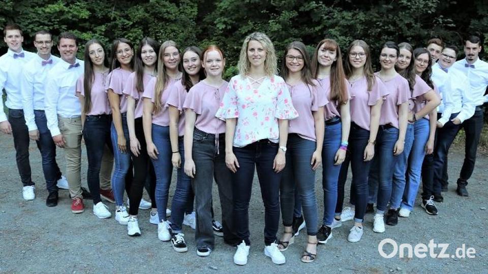 Der neu gegründete Chor „Polyphonia“ gibt am Freitag, 29. Juli, um 19 Uhr sein erstes Konzert. Die jungen Sängerinnen und Sänger sind zwar aufgeregt, freuen sich aber schon sehr darauf. Bild: lep