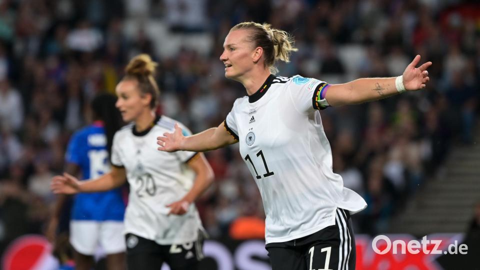 Deutschlands Alexandra Popp bejubelt ihr Tor zum 1:0. Bild: Sebastian Gollnow/dpa