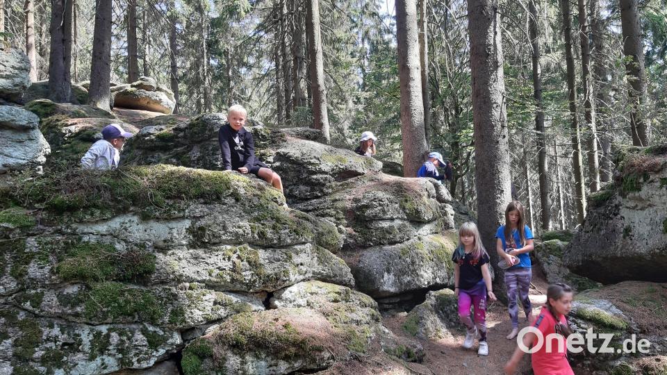 Klettern ist im Felsenlabyrinth angesagt. Bild: gis