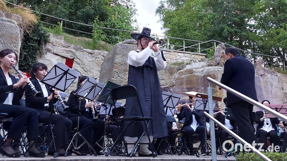 Solist Jaehyeong Joo beeindruckte mit seinem Spiel auf auf Taepyungso und Piri. Die beiden traditionellen Instrumente aus der Gruppe der Schalmeien fanden ehemals bei der Hofmusik, bei Ritualen oder in Militärkapellen Anwendung. Bild: myd