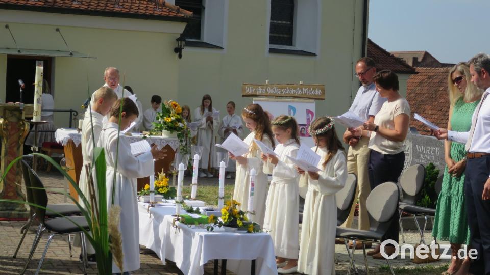 Von links nach rechts von hinten nach vorne
Florian Tröster, Johannes Liegl, Sophie Meiler, Lena Potyka, Emma Reinwald. Bild: Christine Schwarz