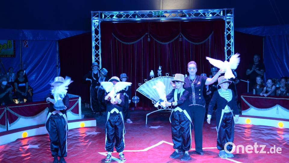 Die Kinder der Barbara-Grundschule hatten sich für ihren Zirkus-Auftritt super vorbereitet. Bild: Andreas Brückmann