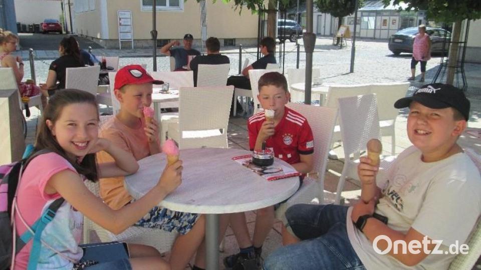 Zu einem Eis sagte keines der Kinder „nein“. Bild: rpp