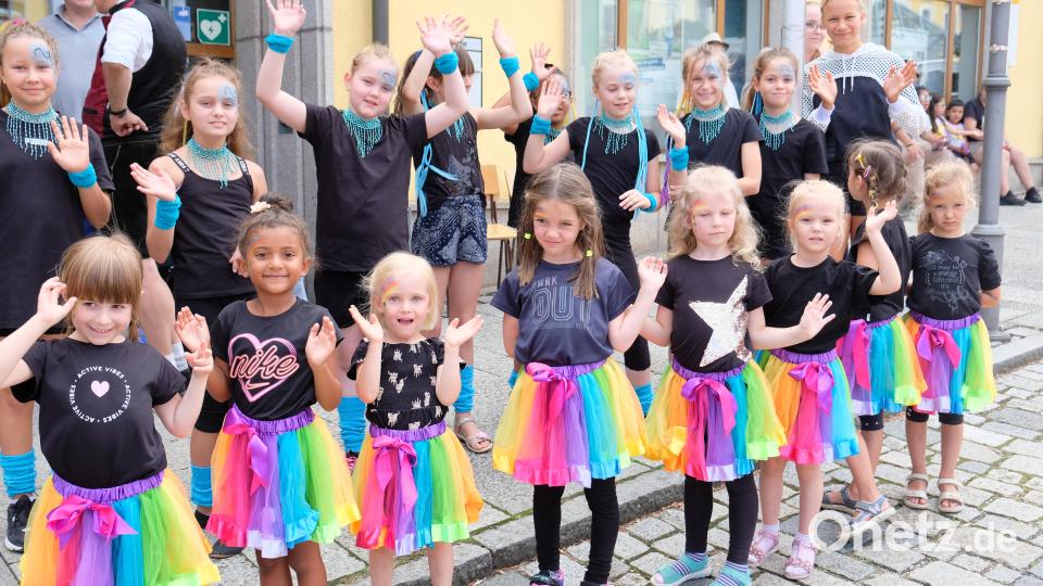 Ein attraktives Kinderprogramm sorgte für Abwechslung. Auch die VHS-Kids waren begeisterten und für die Gäste ein Blickfang. Bild: do