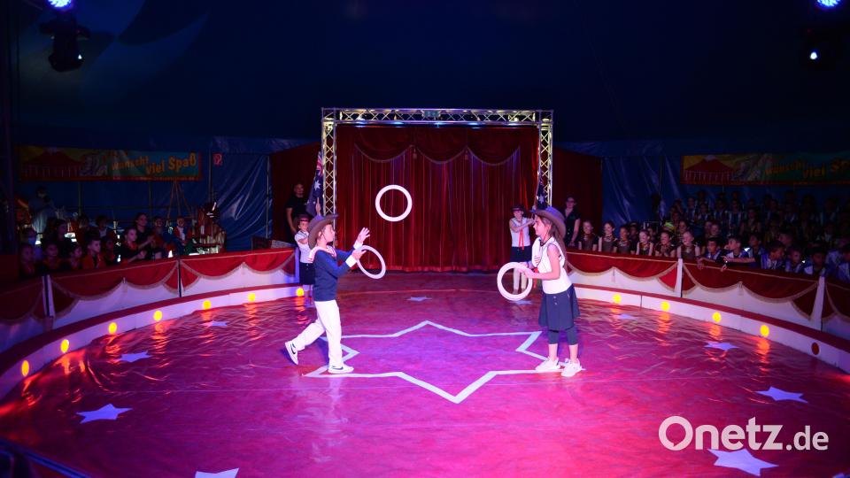 Die Kinder der Barbara-Grundschule hatten sich für ihren Zirkus-Auftritt super vorbereitet. Bild: Andreas Brückmann