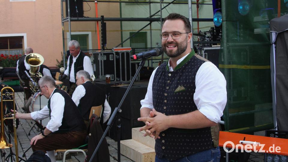 Die Begrüßung der Festgäste übernahm Bürgermeister Matthias Grundler. Bild: wro