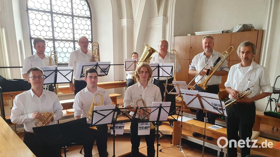 Neun Blechbläser der Jugendblaskapelle Parkstein präsentieren beim Konzert in der Stadtpfarrkirche St. Georg klangvolle Werke. Bild: mas