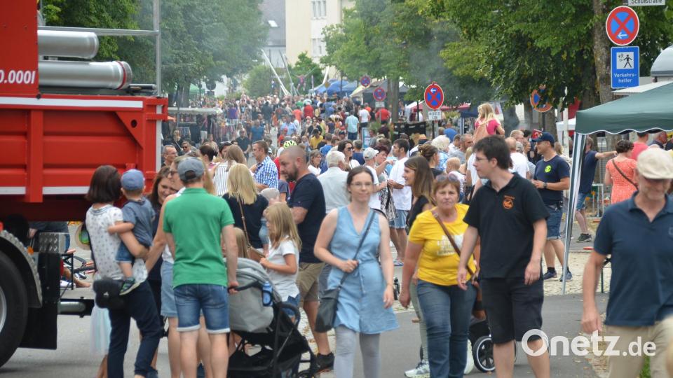 Auf der Festmeile ging es mitunter eng zu. Bild: ak