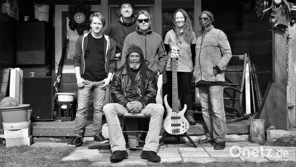 Die Band Crucial Gang aus Dominica und Dinkelsbühl ist ebenfalls am Sonntag zu Gast am Sommer-in-der-Stadt-Festival. Bild: Crucial Gang/exb