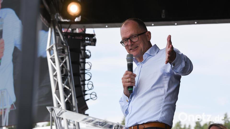 Dr. Stefan Klumpp eröffnete das Sommerfest. Bild: Hamm AG/exb