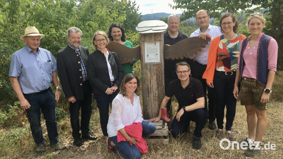 Sie alle tragen dazu bei, die Schätze der Heimat sichtbar zu machen. Vorne die beiden Märchenführer Manuela Nübler und Uli Piehler. Bild: gri