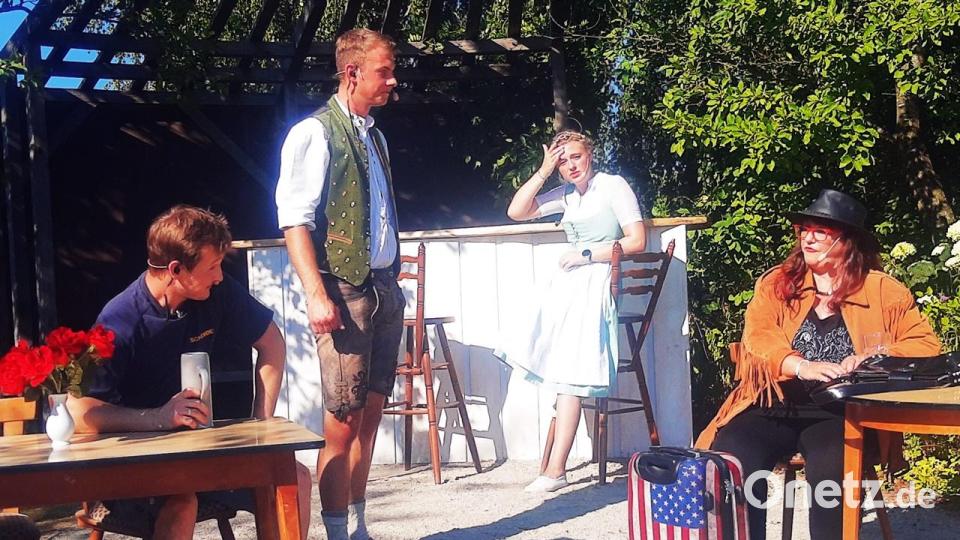 Improvisationstheater im Schulhof. Bild: ld