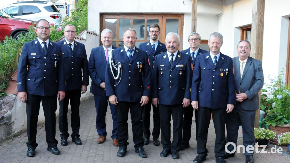 Die geehrten Feuerwehrleute aus Gebenbach. Bild: Christine Hollederer
