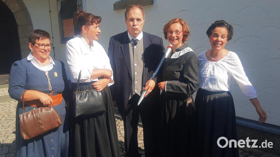 &quot;Max Reger&quot; und seine Begleiterinnen. Bild: ld