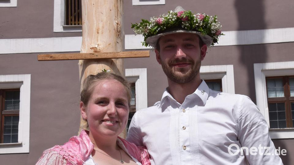 Zum neuen Oberkirchweihpaar wurden in Hohenburg Bettina Schindler und Christian Pöllath gekürt. Bild: bö