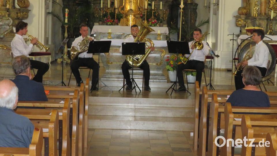 In unterschiedlicher Zusammensetzung präsentieren die jungen Musiker ihre Stücke. Bild: adj