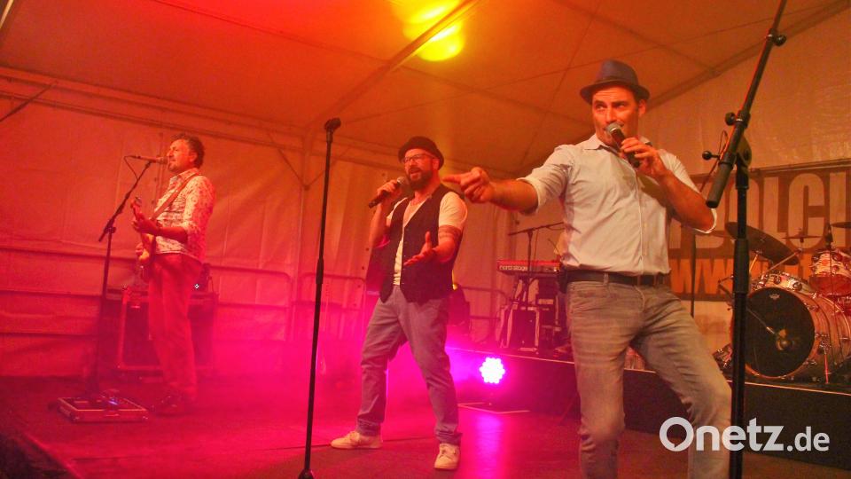 "I Dolci Signori" begeisterten am Freitagabend mit ihrem Programm am Kemnather Eisweiher. Bild: stg