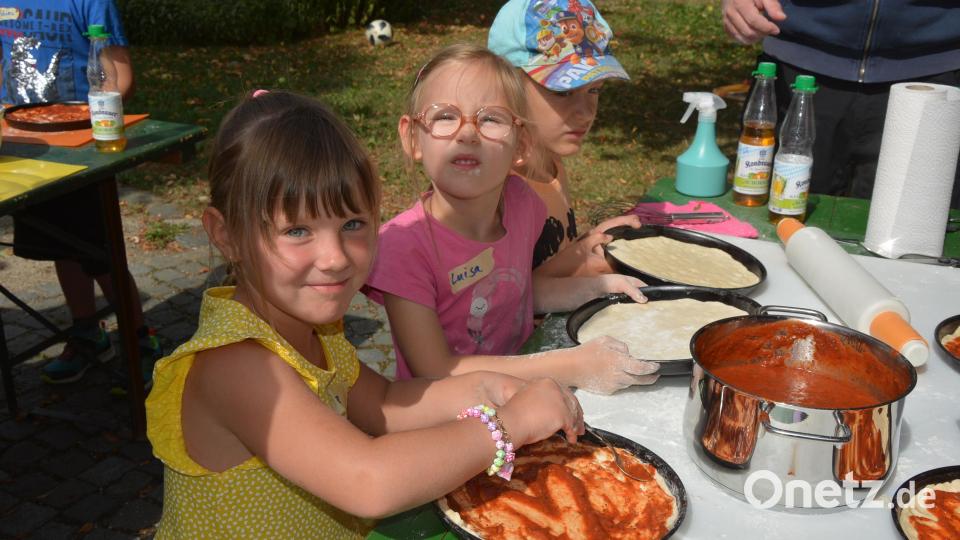 Eine Pizza schmeckt gleich noch mal so gut, wenn sie selbst zubereitet wird. Bild: jr