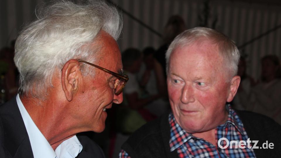 Zwei, die sich verstehen: Arno Malte Uhlig und &quot;Kapplwirt&quot; Lorenz Betzl. Bild: kro