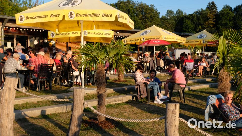 Die Seebad-Atmosphäre hatte bei der Abendmusik der Stodtbergsaitn schon mediterranen Charakter Bild: do