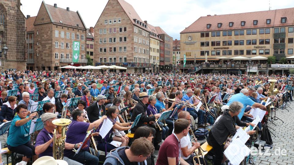 So ein Meer aus Musikern erzeugt ein wunderbares Volumen mit ihrer Musik. Bild: rpp