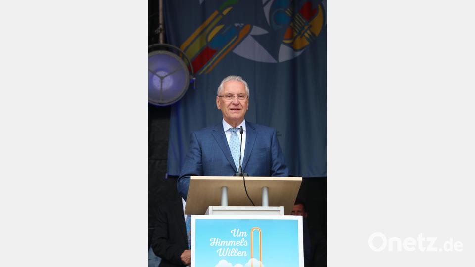 Der bayerische Innenminister Joachim Herrmann liest die Liturgie. Bild: rpp