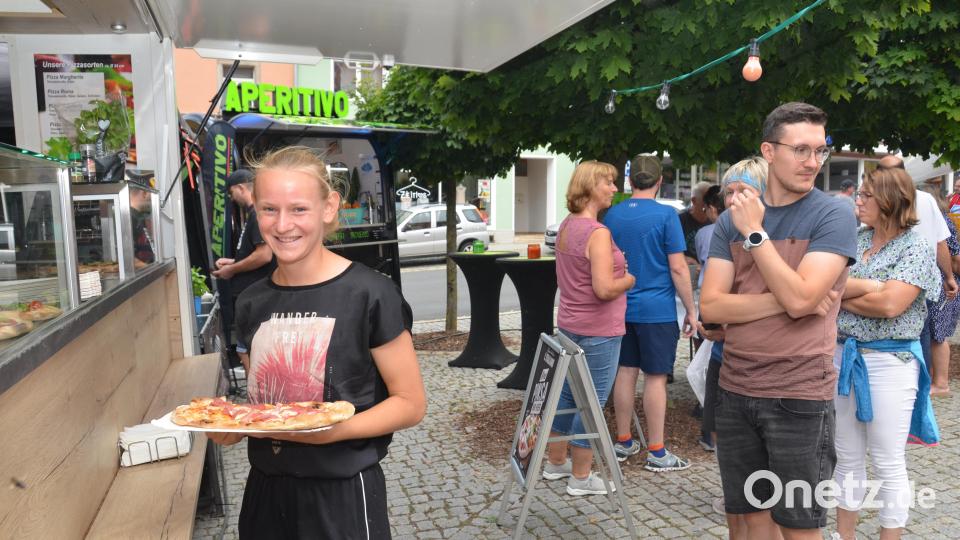 Da freut sich das Mädel über eine leckere Pizza. Bild: dob