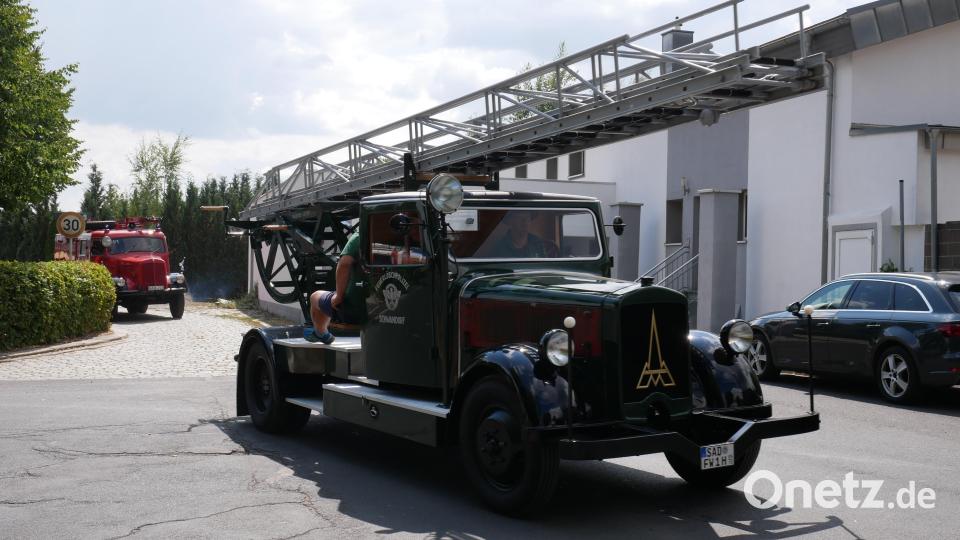 56 Feuerwehr-Oldtimer kamen aus der ganzen Region zusammen. Bild: flm