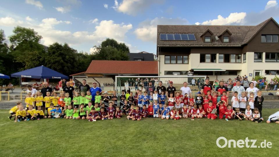Bei den Jüngsten gewann die Hausmannschaft des TSV 1960 Kastl. Bild: rpp