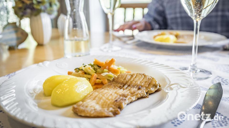 Ein natürlicher Genuss, das Karpfenfilet aus dem Land der 1000 Teiche. Bild: Thomas Kujat/Oberpfälzer Wald/exb