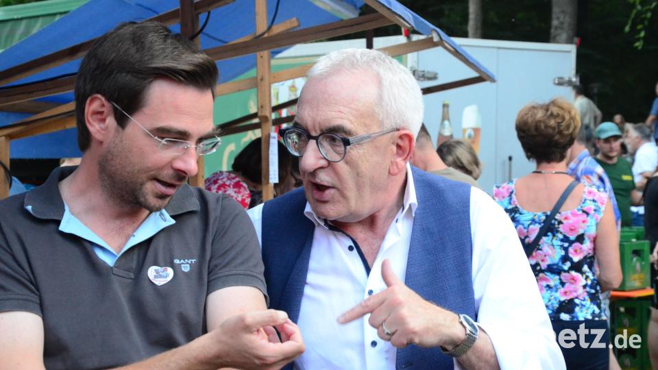 MdL Stephan Oetzinger im Gespräch mit Sparkassenchef Ludwig Zitzmann. Bild: Kunz
