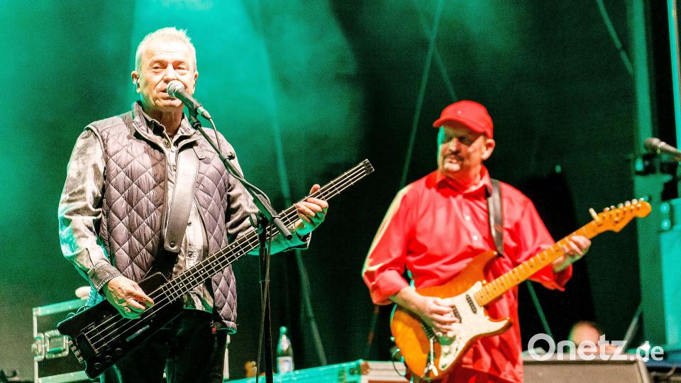Die Spider Murphy Gang mit Frontmann Günther Sigl (links) und Gitarrist Barny Murphy tritt am 1. September beim mehrtägigen "Zelt-Kultur-Festival" auf, das rund um die Oberpfalzhalle stattfindet. Bild: sus