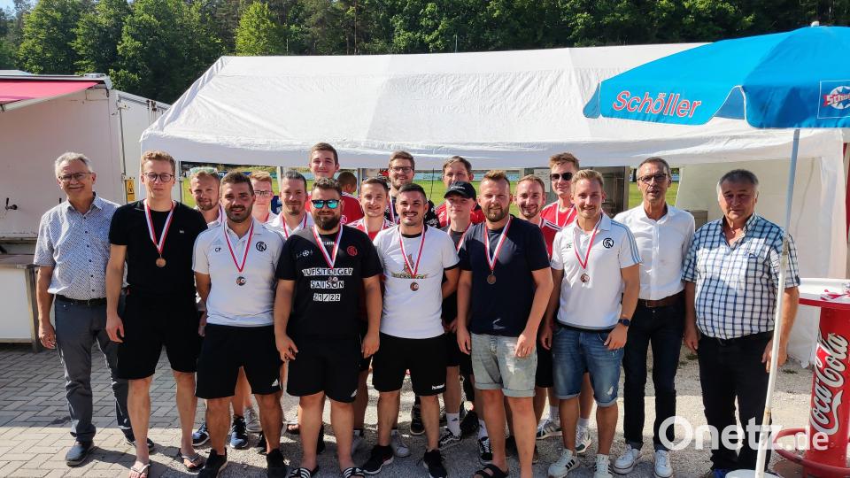 Die neu formierte Zweite Mannschaft des 1. FC Neukirchen überraschte mit einem schnellen Aufstieg. Bild: dir
