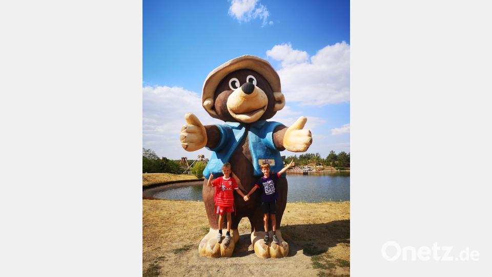 Ausgebucht war der Ausflug des Kinderferienclubs Neustadt in den Belantis-Freizeitpark bei Leipzig. Die Kids hatten ihre helle Freude in den verschiedenen Themenwelten und den Fahrgeschäften. Bild: prh