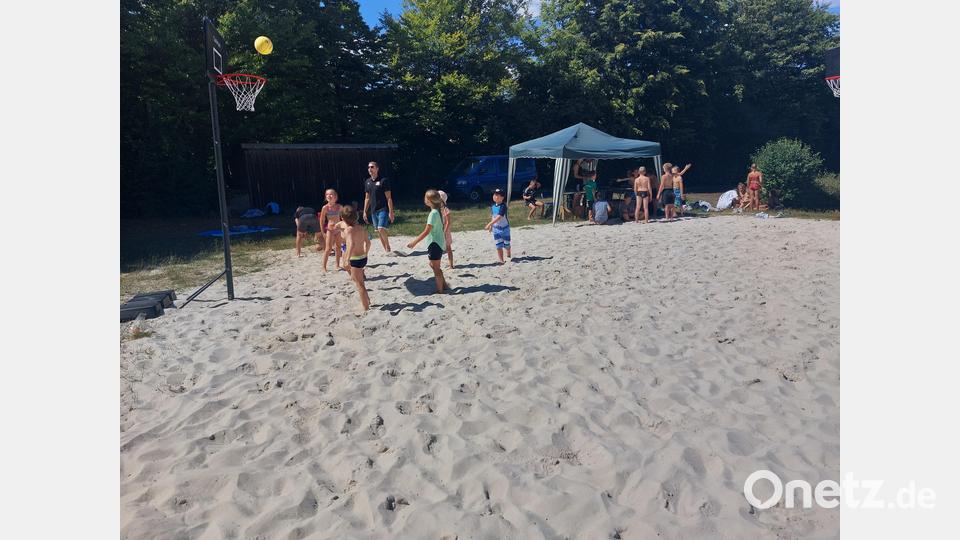 Beachbasketball-Turnier vom ATSV Windischeschenbach im Rahmen des Ferienprogramm Bild: Karina Kopatsch/exb