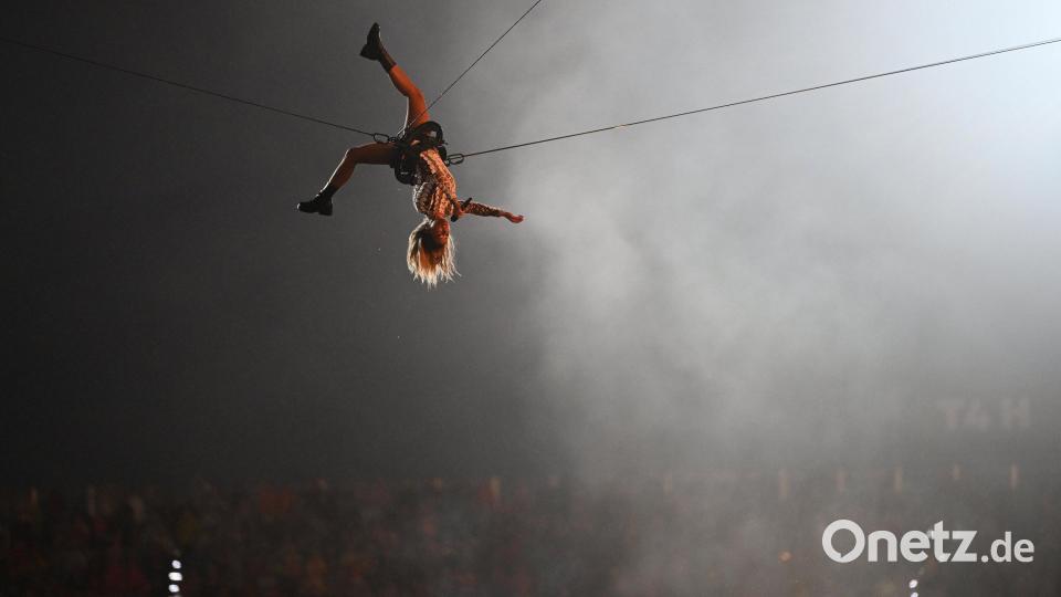 Helene Fischer singt bei ihrem Open-Air-Konzert in der Messe München. Es ist ihr Comeback und das einzige Deutschland-Konzert 2022. Bild: Angelika Warmuth/dpa